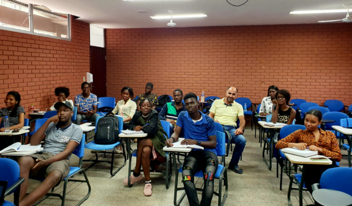 Ajude os estudantes estrangeiros Pré-PEC-G da UFPB