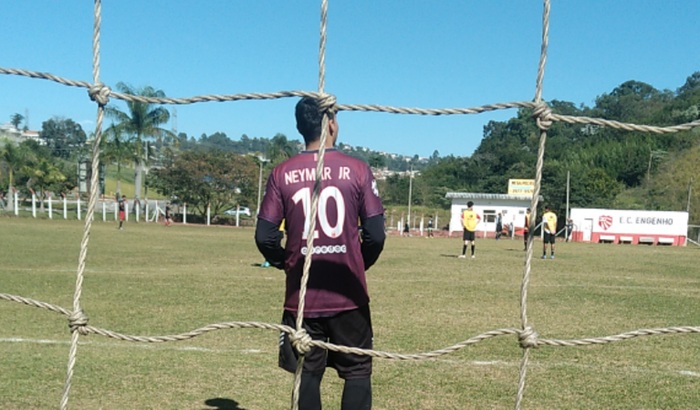 Realizar um teste de futebol profissional