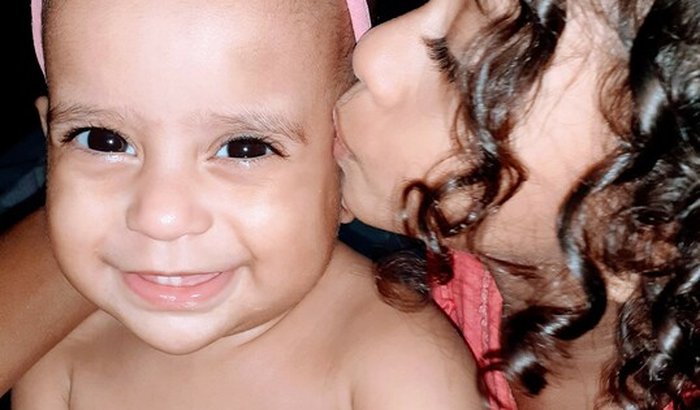 Ajude-me a comprar o leite e a fralda para minhas filhas e alimento para casa.