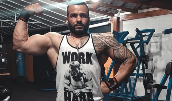 Ajudar para campeonato fisiculturista. Dia 02 no sardinha clássic local Marias balneário Camboriú 