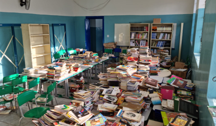 Ajude a montar a biblioteca