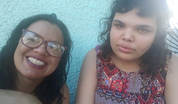 Vamos ajudar a Larissa a ter o tratamento que ela merece.