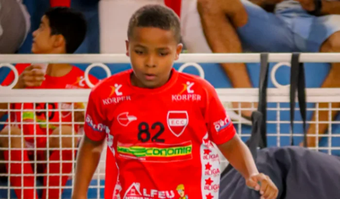 Ajuda para participar de toneio de futebol em Portugal 