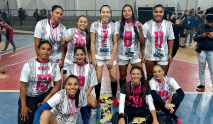 Estamos arrecadando dinheiro para nos ajudar a participar de um campeonato em Taquaruçu de minas