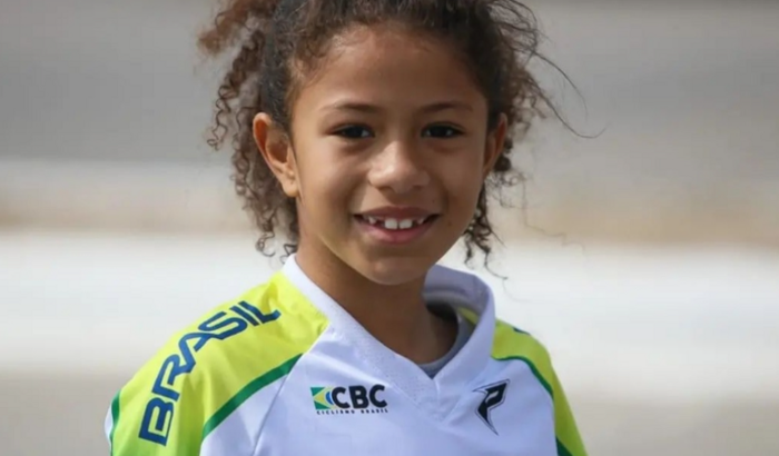 Ajude a atleta de Bicicross Emanuelly  a ir no Mundial na Escócia.