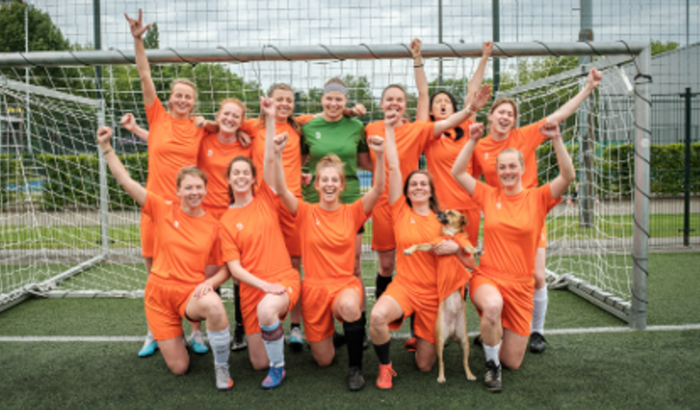 Ajuda para jogar o campeonato europeu de futebol universitário