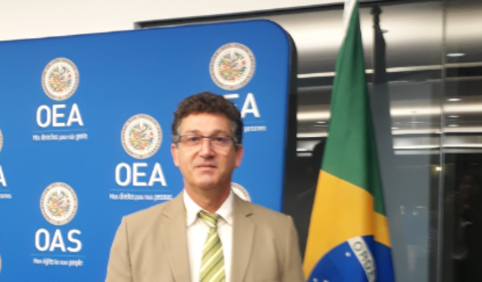 Ajude-me a participar no congresso internacional para divulgar a ciência brasileira