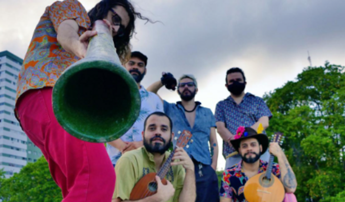 Vídeo de lançamento do EP de 10 anos de Petrônio e as Criaturas