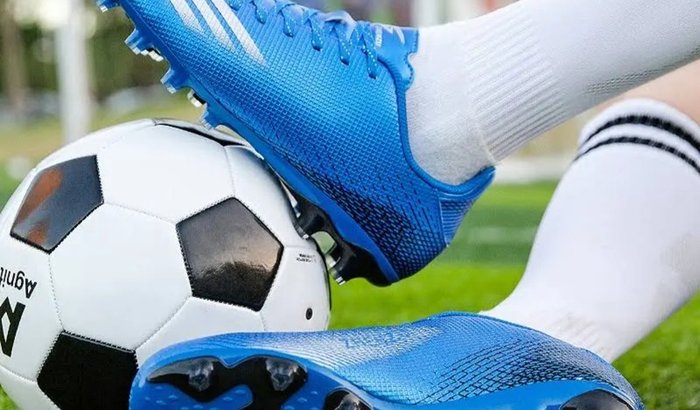 Ajudar atletas a viajar para um campeonato fora do Estado