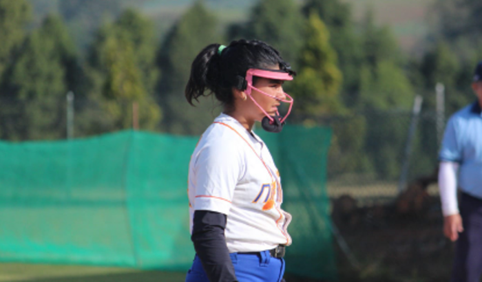 Esther no Mundial de Softball Sub15 em Tóquio-Japão