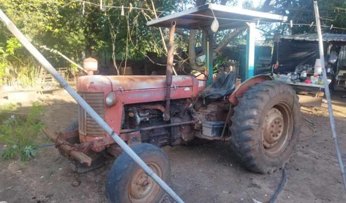 Ajuda para fazer um motor de um trator de um senhor que mora no sítio