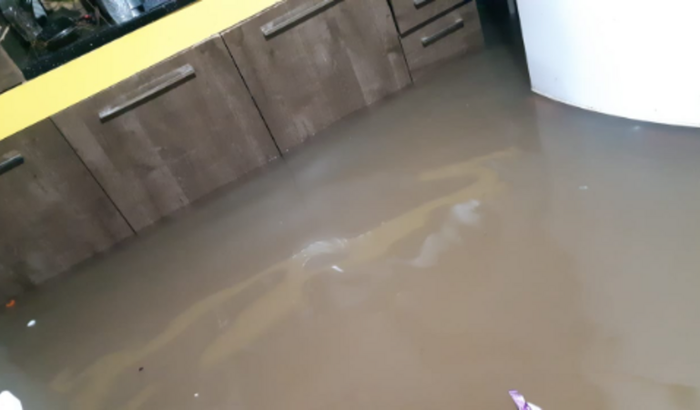 Ajuda para amigos que perderam tudo na enchente