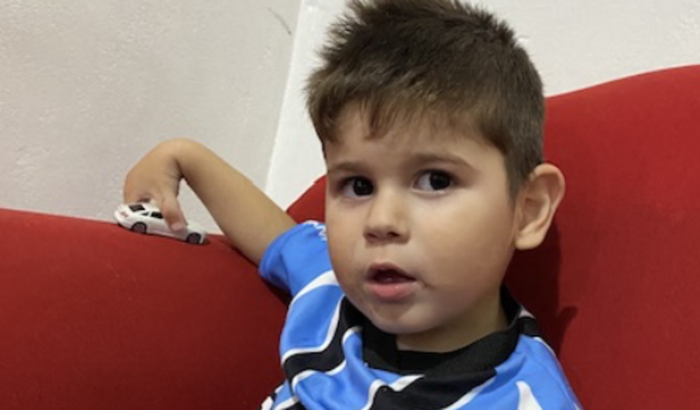 COLOCAR DRENO NO OUVIDO DO RICHARD