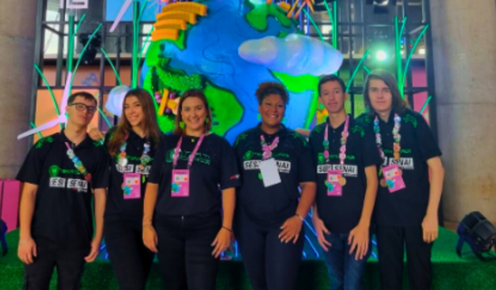 Ajude a Team  Curie para o internacional