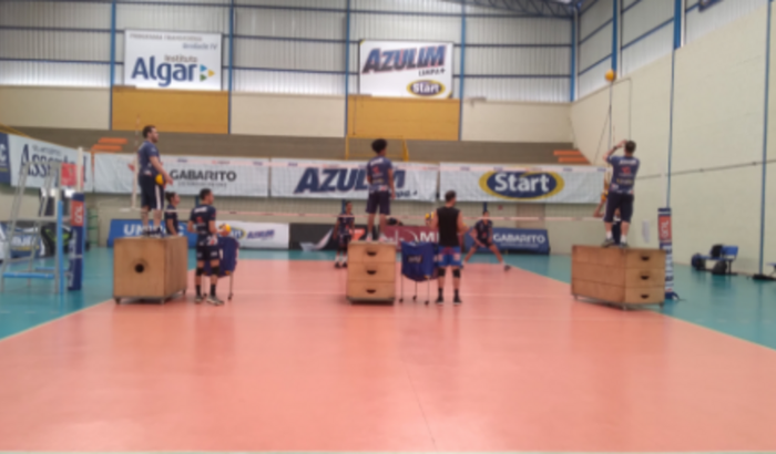 Trocar a Iluminação da Academia do Vôlei de Uberlândia