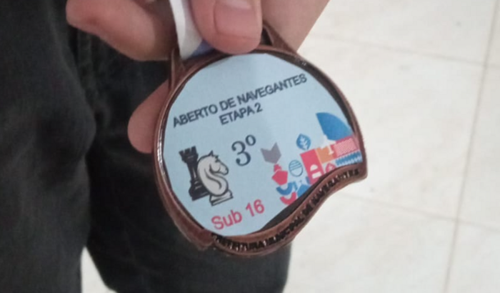 tenho 15 anos e estou juntando para participar de um torneio de xadrez, aqui em sc. qm puder ajudar..