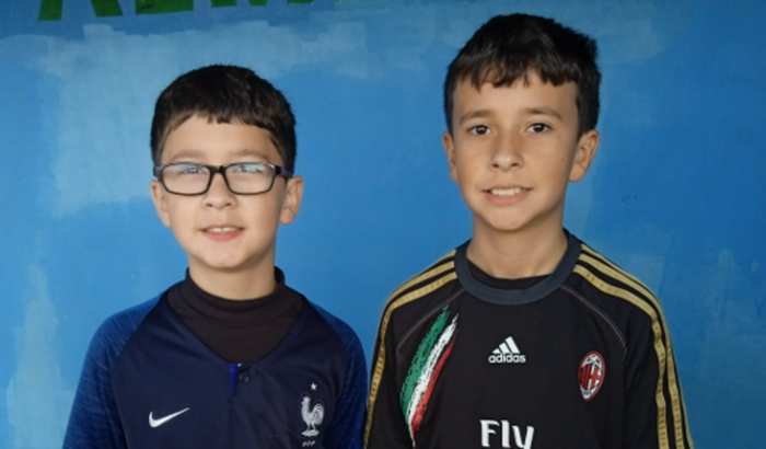 Ajuda pra comprar uniformes e itens de Futebol para o Anthony e para o Daniel