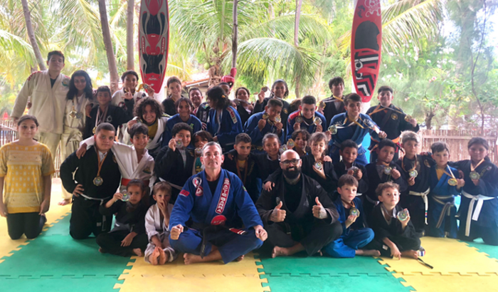 Lona de tatame para Projeto Social Samurai de Praia na Guajiru 