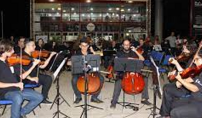 Doação de Instrumento Musical para Aluno do Ninho Musical