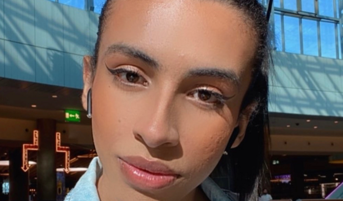 Ajuda para minha amiga comprar a passagem de volta pro Brasil 