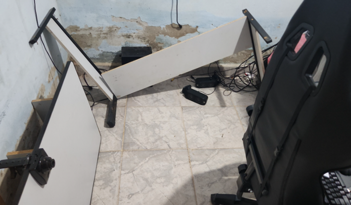 Minha mesa quebrou e assassinou meu mouse
