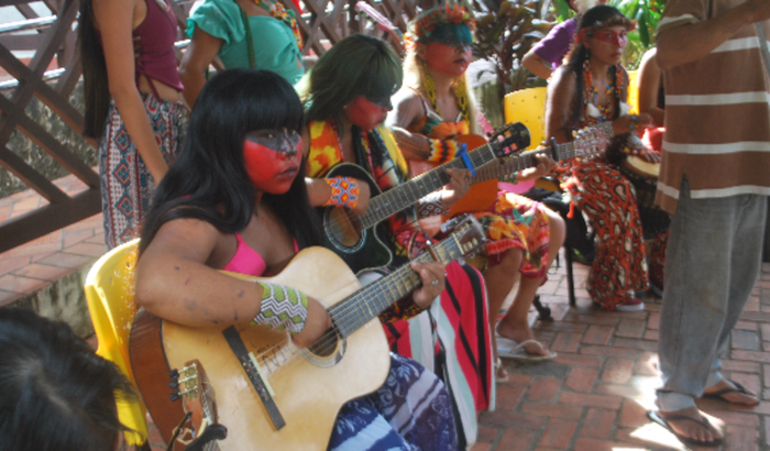 Vivência com as medicinas da floresta com a juventude Huni Kuí 