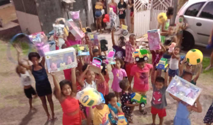 Faça uma criança feliz doe brinquedos doe amor ❤️