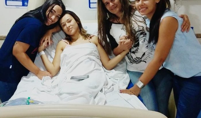 Todos pela Ester -  a luta para viver-cirurgia de endometriose 