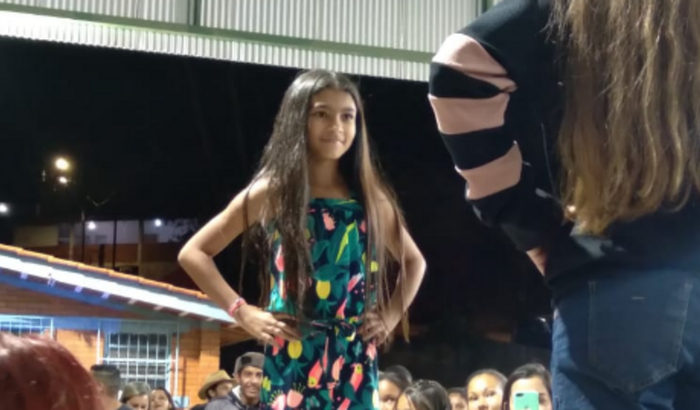 Ajude a Verônica a ser a rainha do desfile da Padroeira de Nazareth! Contribua com fundos e faça parte dessa história.