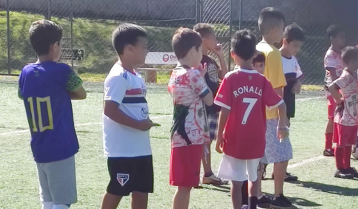 Compra material esportivo e alimentação do projeto social crianças de 4 a 16 anos que atendemos mais de 120 crianças   