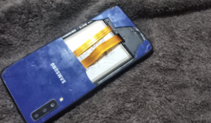 Ajuda para músico independente celular quebrado