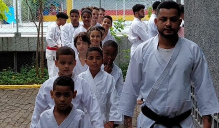 Compra de tatames para projeto social de karatê 