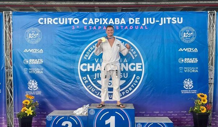 Ajude um atleta de jiu jitsu 