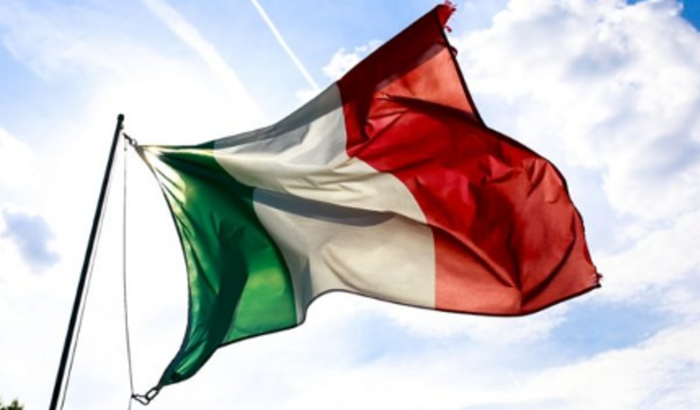 Uma placa mãe e processador para o nosso líder da Itália.