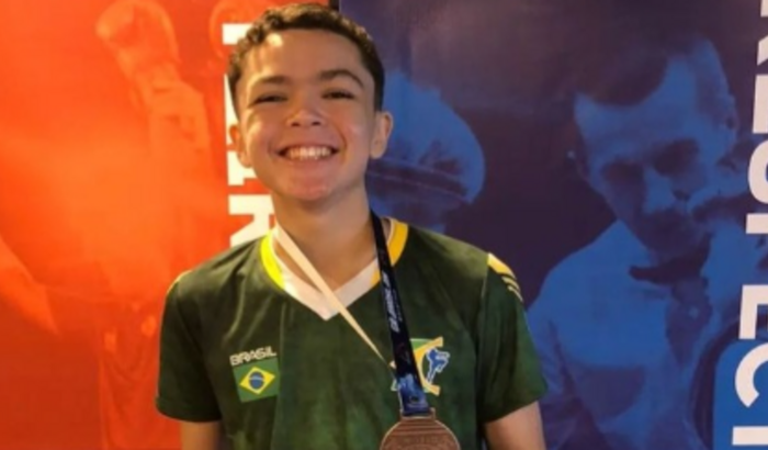 Ajude um atleta de Muaythai