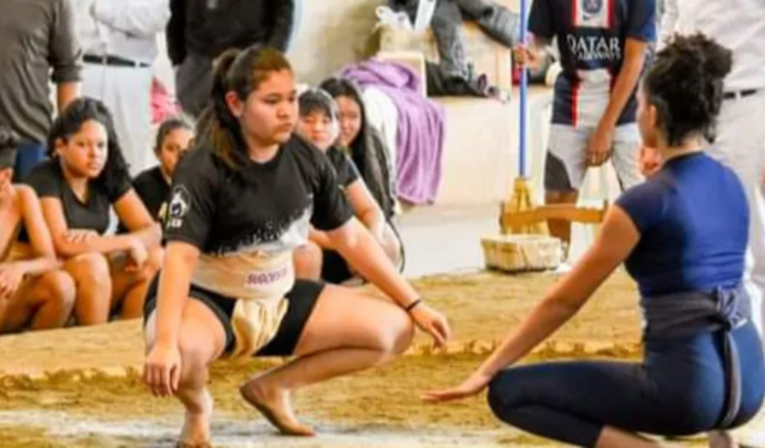 Me ajude a viajar no campeonato de sumô no Japão 