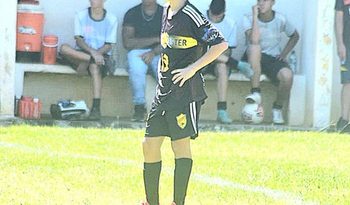 Lukinha jogando na Espanha ⚽️. Me ajudem a disputar a MIC football na Espanha 