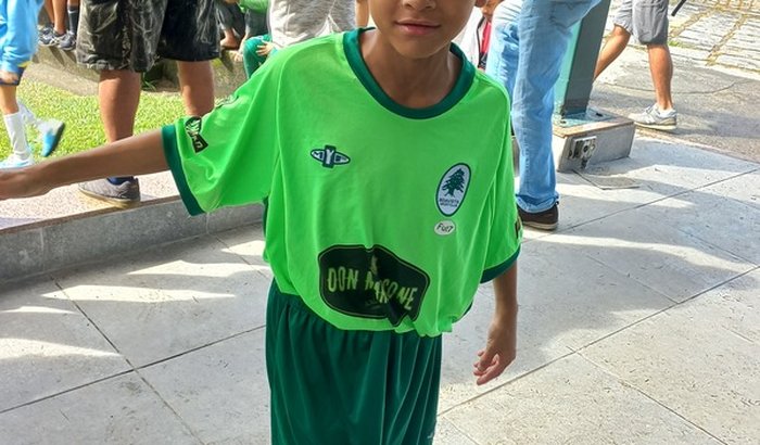 Ajudar na viagem do meu filho  com o time pra São Paulo.