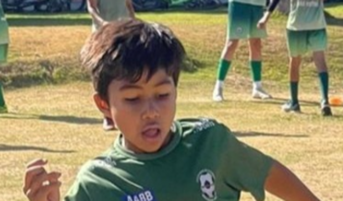 Vaquinha online para ajudar garoto de 10 anos fazer teste em um time de futebol em BH e Porto Alegre.