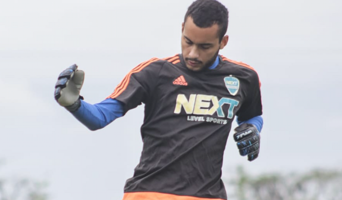 Ajude o Alexandre a ir jogar em um time na espanha