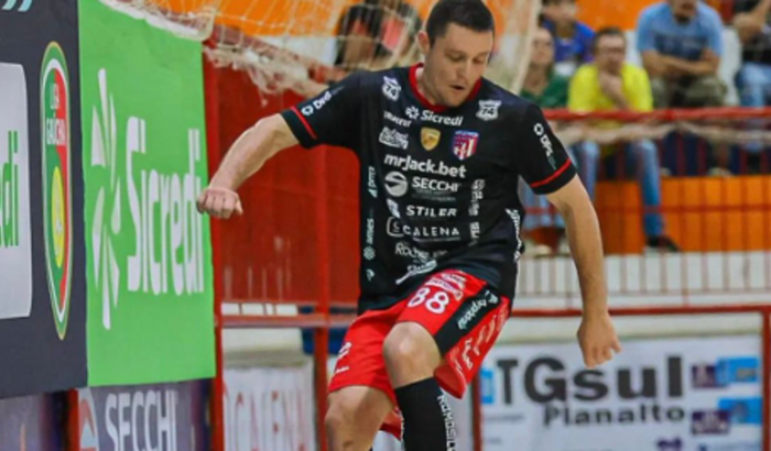 Ajuda para pagar a cirurgia de Renato Jager