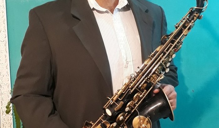 Perdi meu Saxofone que era a minha Única fonte de renda.