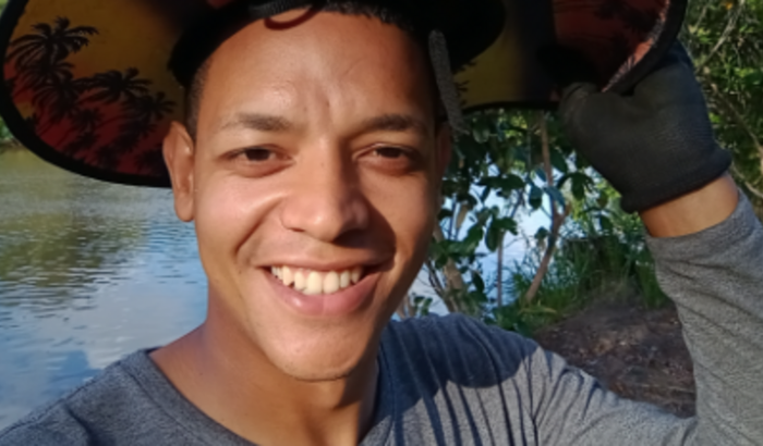 Ajude o compositor Ton Akena lança seu album gospel 