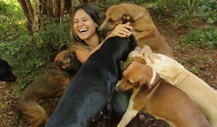 AJUDE O LAR CASTELHA