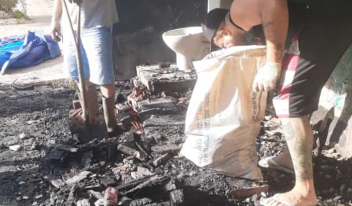 Ajuda ao colegas da Belisco Grill