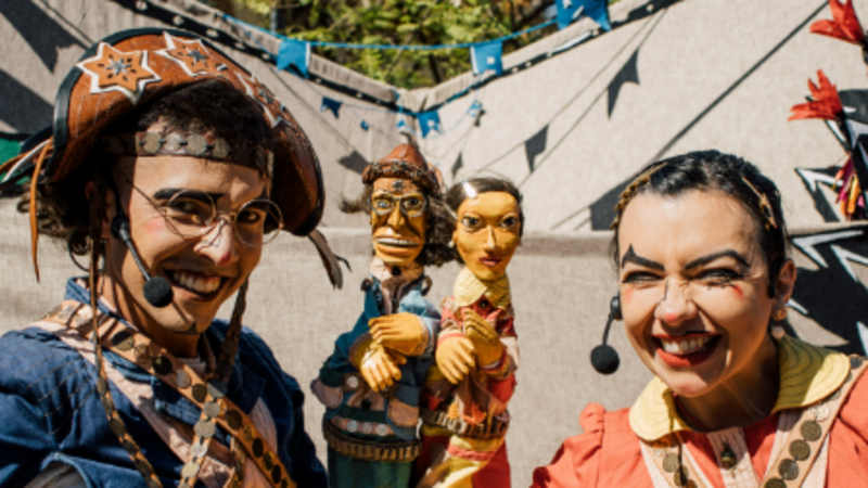 imagem da vaquinha Lampião e Maria Bonita Bonecos