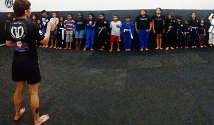 ajuda para comprar a lona do tatame das crianças 