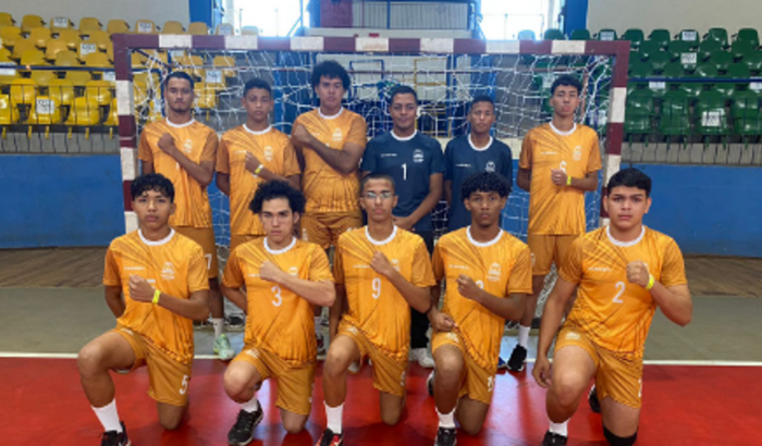 Locação de uma Van para os Jogos Estadual de Handebol de MS,e a compra de uniformesol 