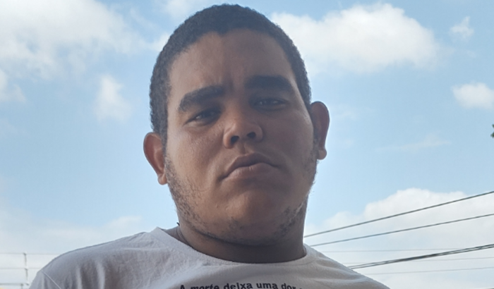 Ajudem o Bedeu a Consertar a Moto dele,que pois ela é seu  ganha pão. 