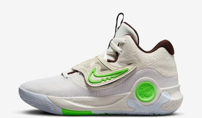 Tênis pra mim jogar basquete e os campeonatos.